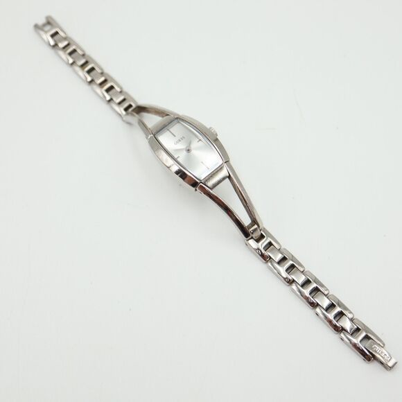 Guess Ladies Watch Silver Tone 18mm Stainless Steel Bracelet with New Battery - Picture 13 of 14